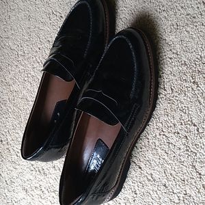 Earthies Braga black crinkle patent loafers